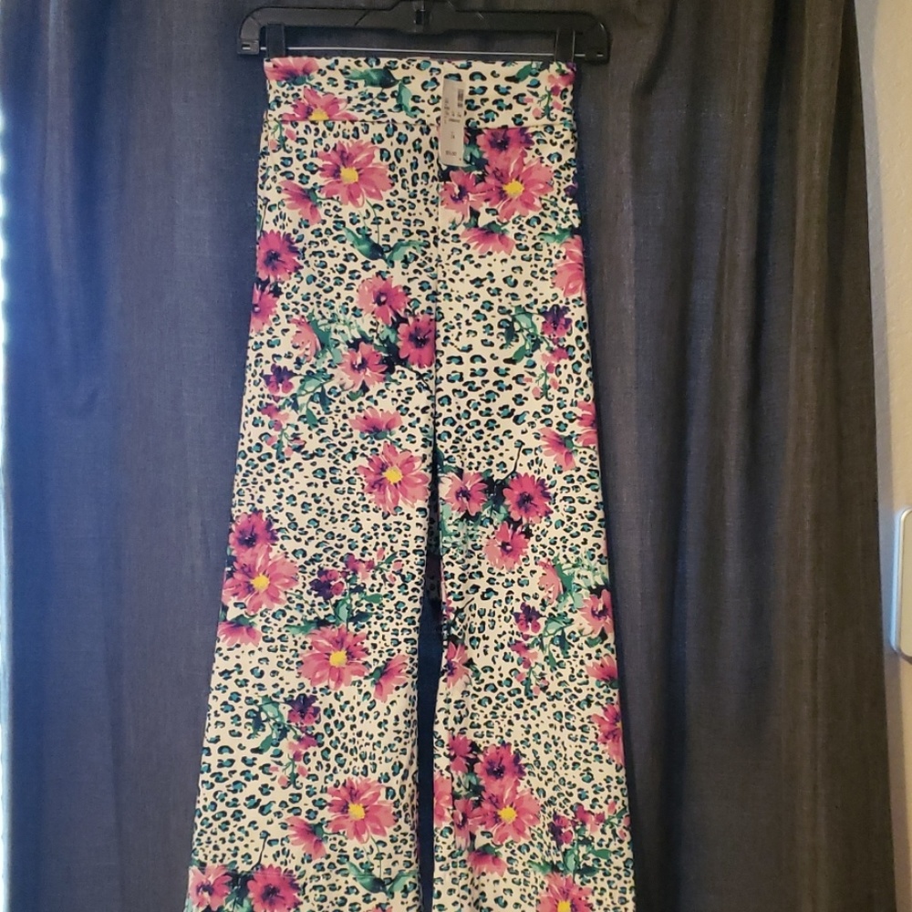 Avenue Brand super stretch pull on capri